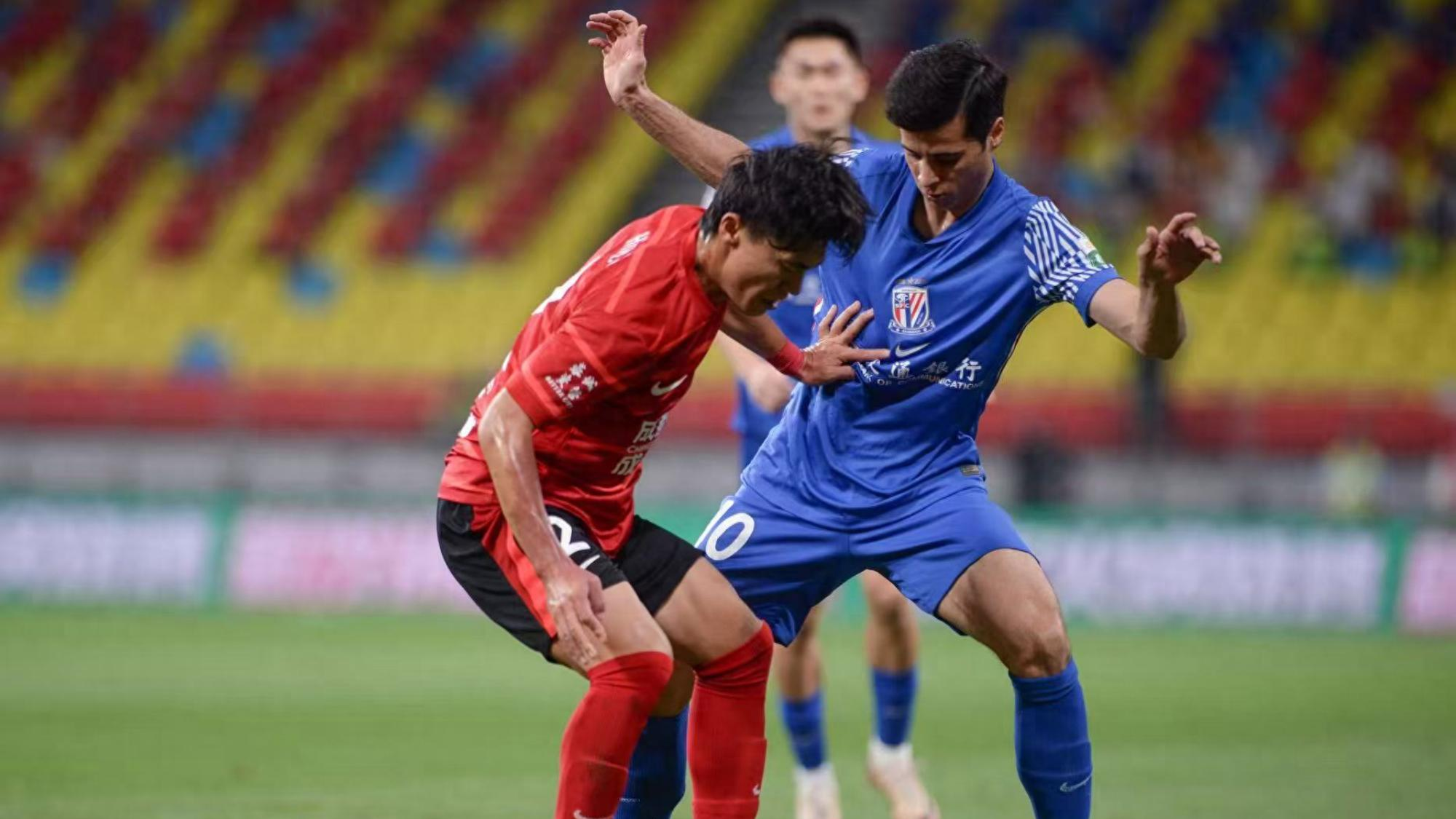 9Game-清晨成都蓉城备战英超，复出首秀细节曝光，话题不断，更衣室氛围转暖(索普打败庄家pdf)